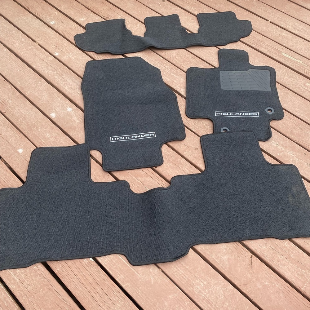 2023 Toyota Highlander floor mats. Brand new, never used, complete set
